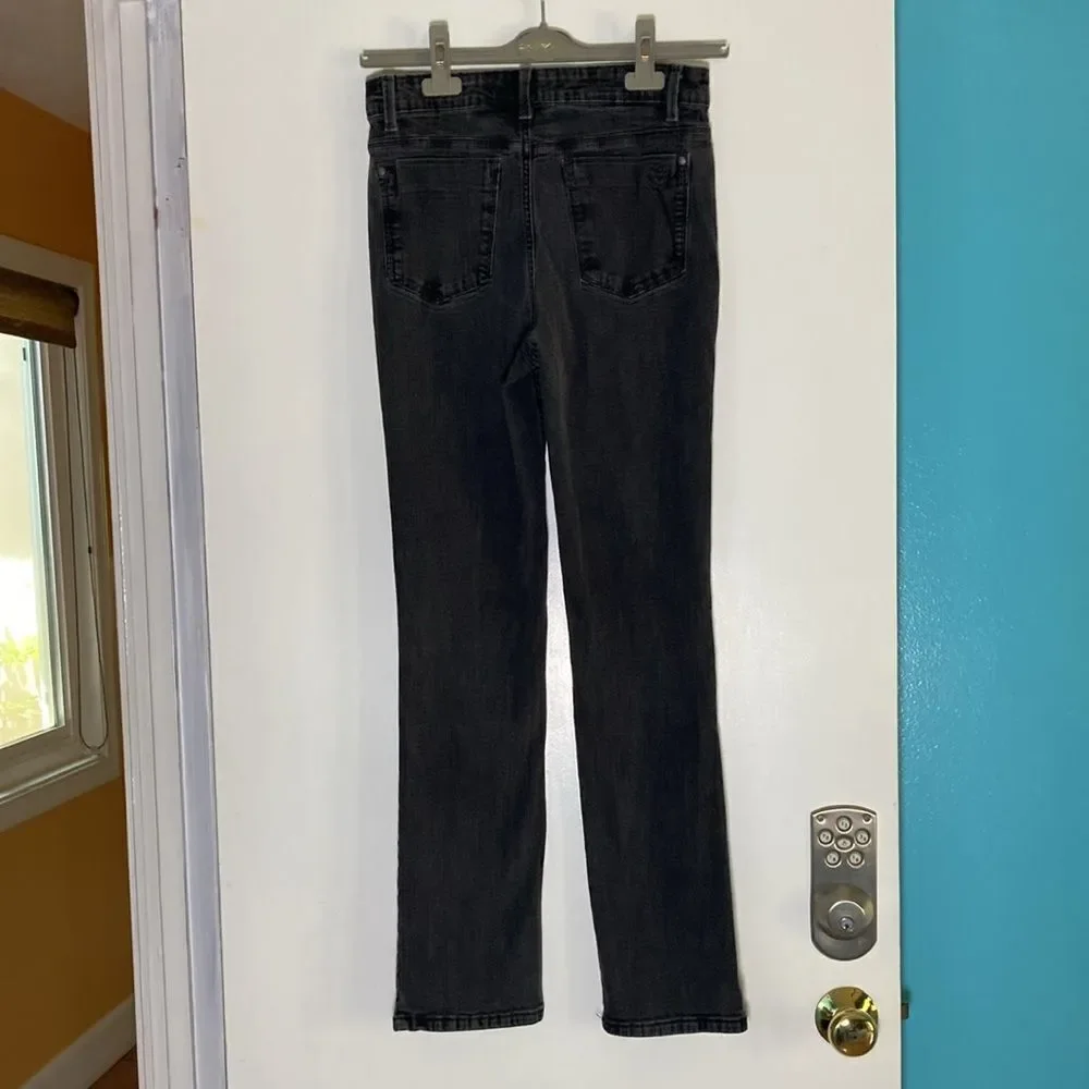 Gloria Vanderbilt “The Perfect Fit” Black Wash Straight Leg Jeans Marked 8 Fit 4